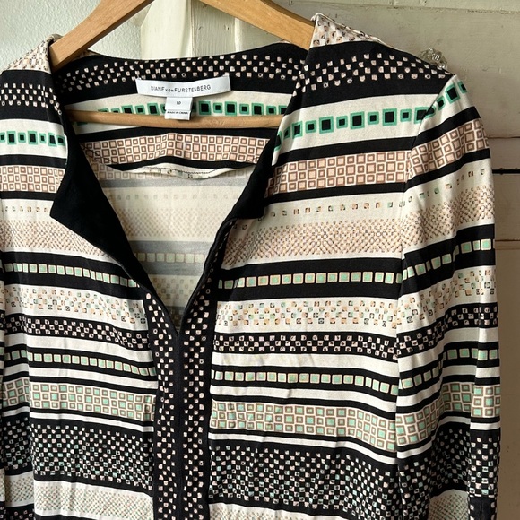 Diane Von Furstenberg | Women’s black/cream/multi geometric silk jersey dress 10 - Picture 9 of 12